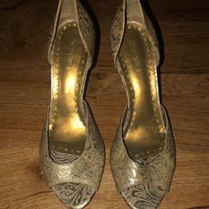 BCBG Girls leather peep-toe. Excellent condition